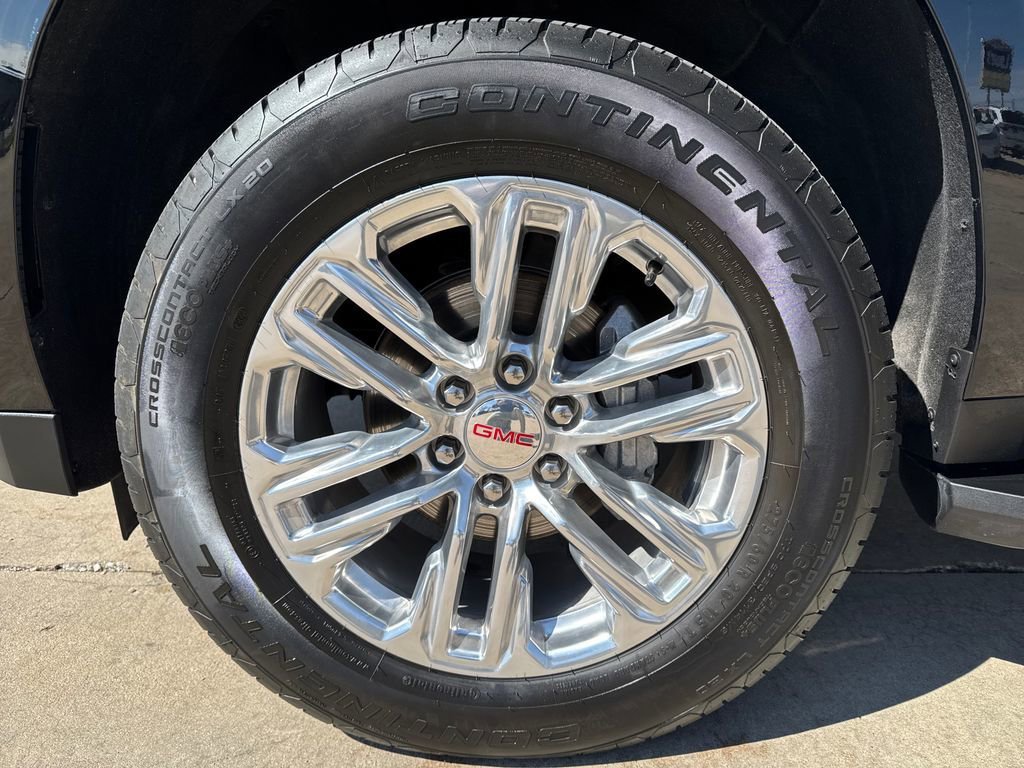 Used 2023 GMC Yukon SLT w/ SLT Luxury Package image 10