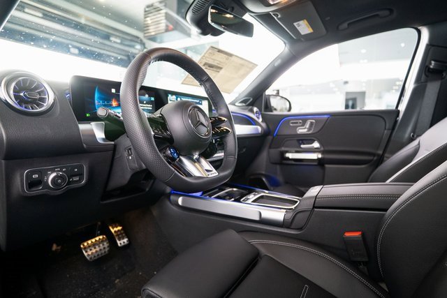 New 2026 Mercedes-Benz GLB 35 AMG 4MATIC image 4