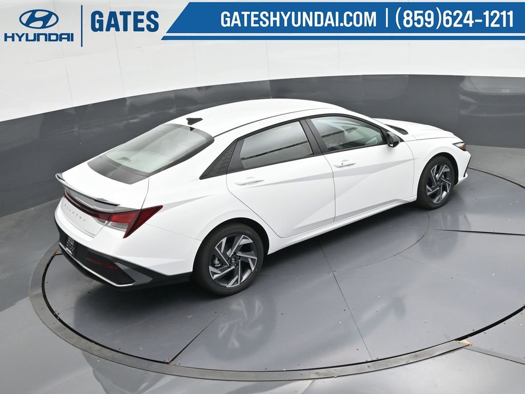 Used 2025 Hyundai Elantra Sport image 48