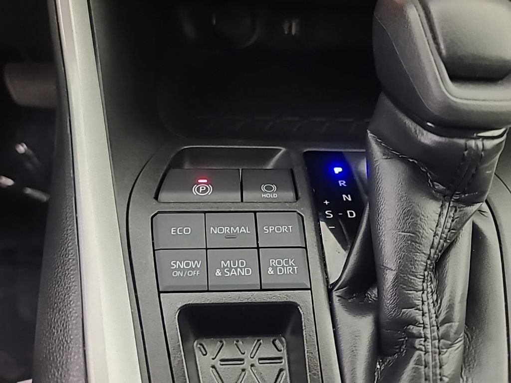 Used 2023 Toyota RAV4 LE AWD/4WD image 36