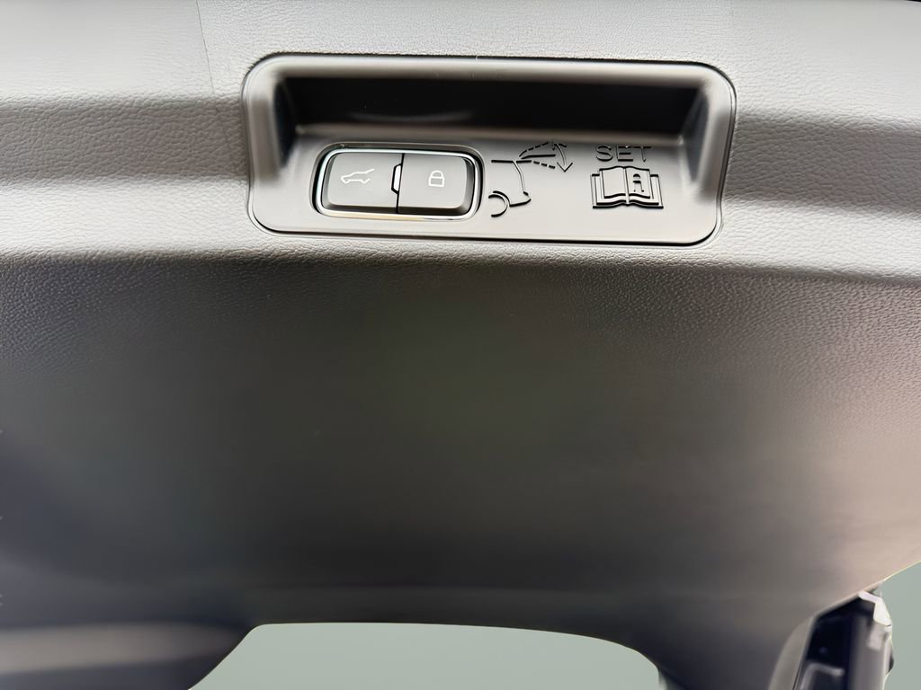 New 2026 Ford Explorer ST-Line w/ ST-Line Street Pack image 9