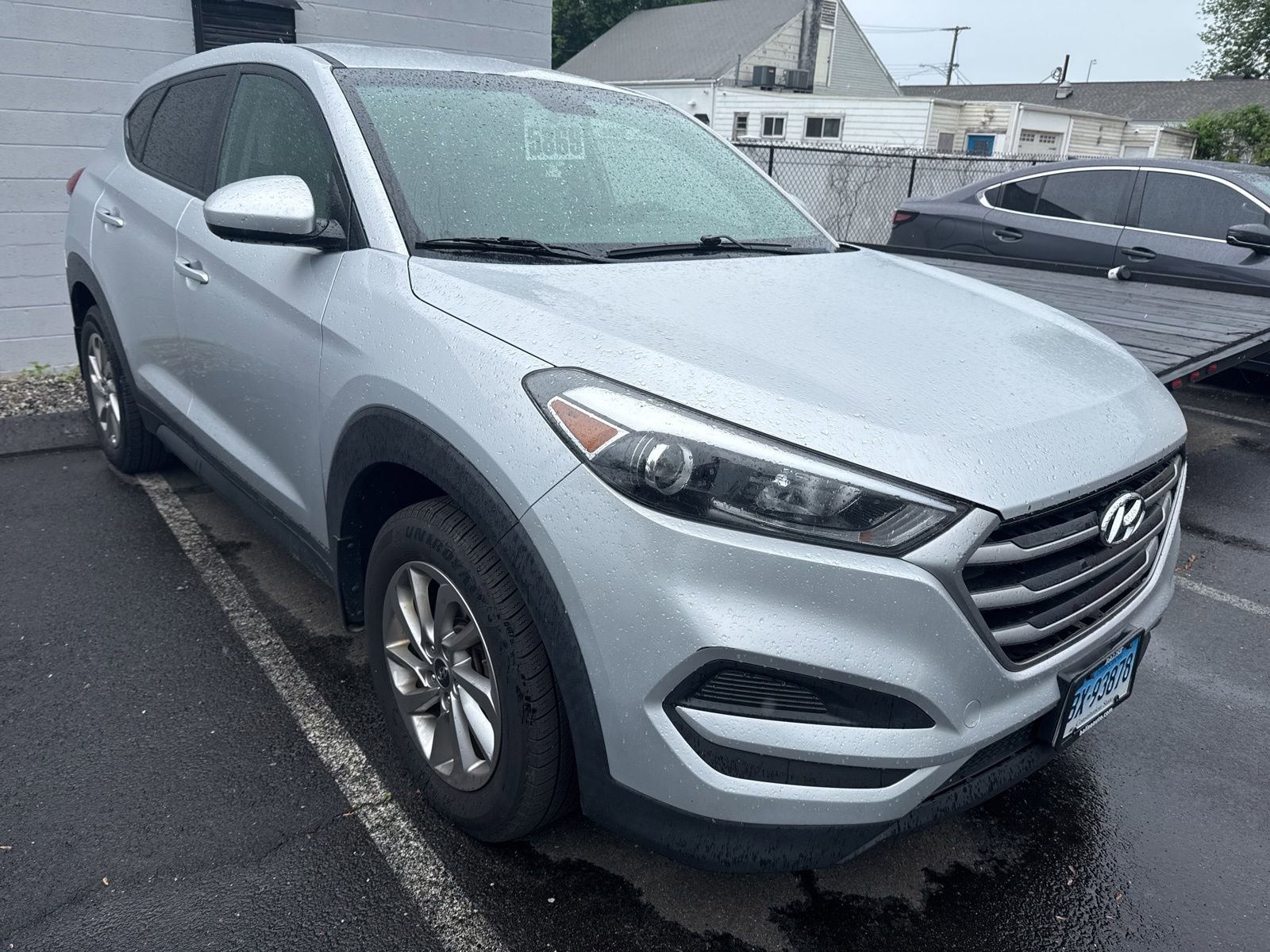 Used 2018 Hyundai Tucson SE w/ Cargo Package FWD image 2