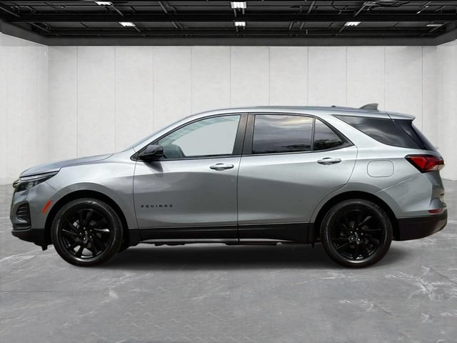 Used 2023 Chevrolet Equinox LS w/ LS Convenience Package FWD image 2