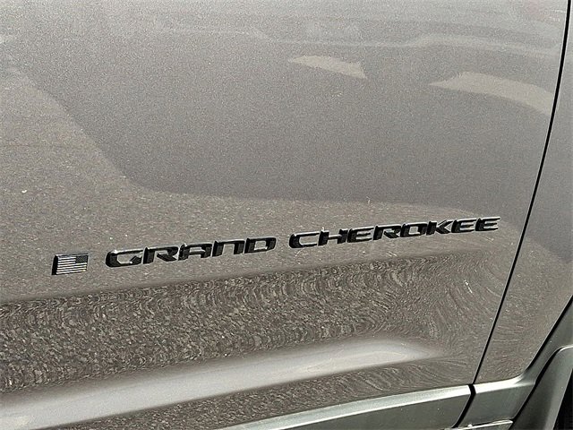 Used 2025 Jeep Grand Cherokee L Limited w/ Black Appearance Package image 24