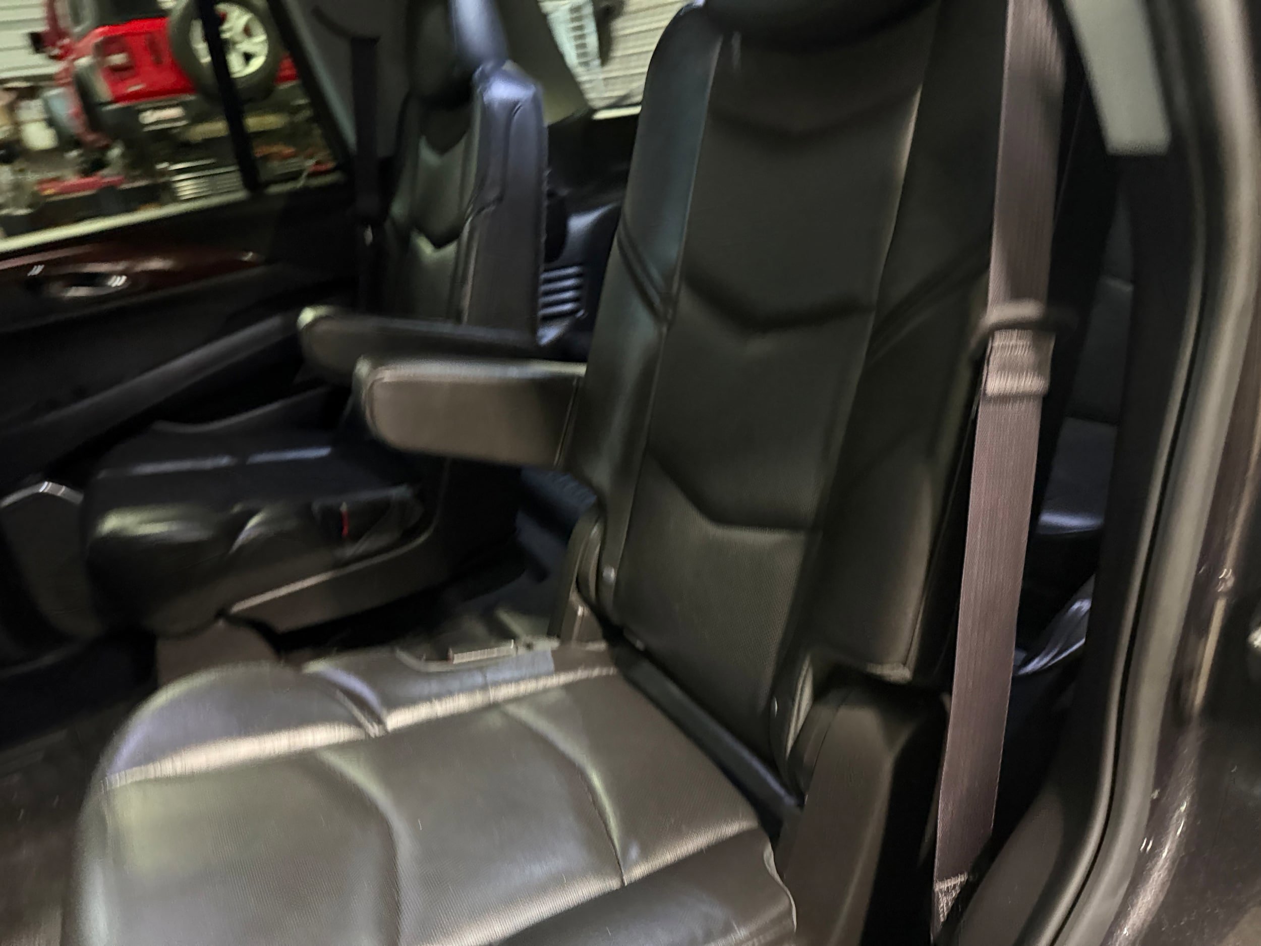 Used 2015 Cadillac Escalade Premium AWD/4WD image 37