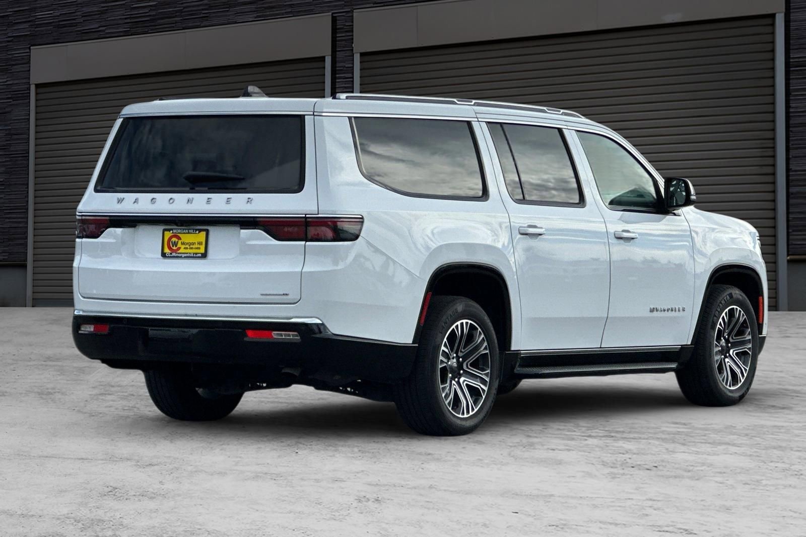 Used 2024 Jeep Wagoneer L Series II w/ Flexible Seating Group image 4