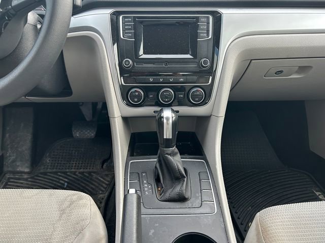 Used 2016 Volkswagen Passat 1.8T S image 11