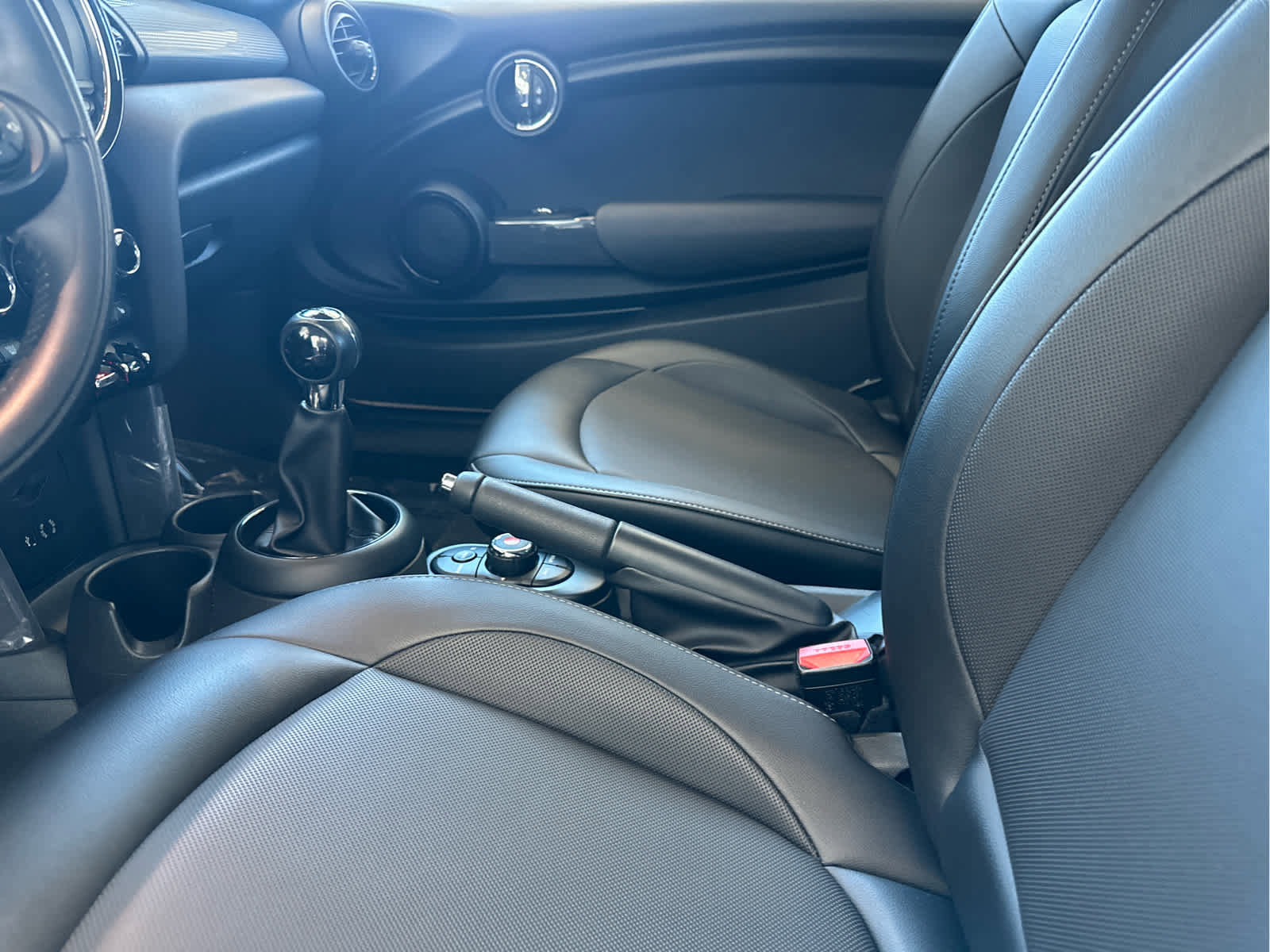 Used 2017 MINI Cooper 2-Door Hardtop image 15