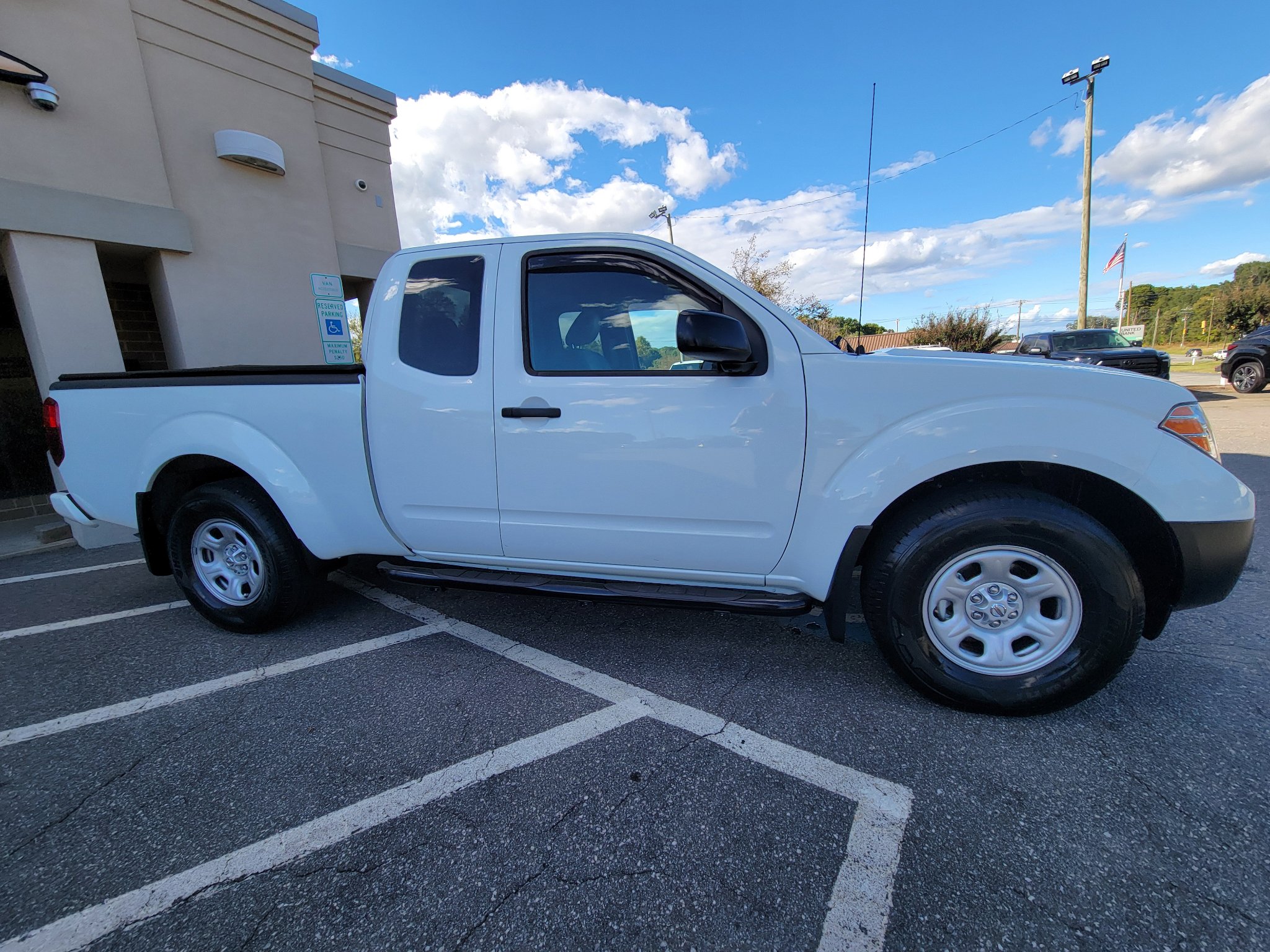 Used 2020 Nissan Frontier S w/ S Utility Package image 21