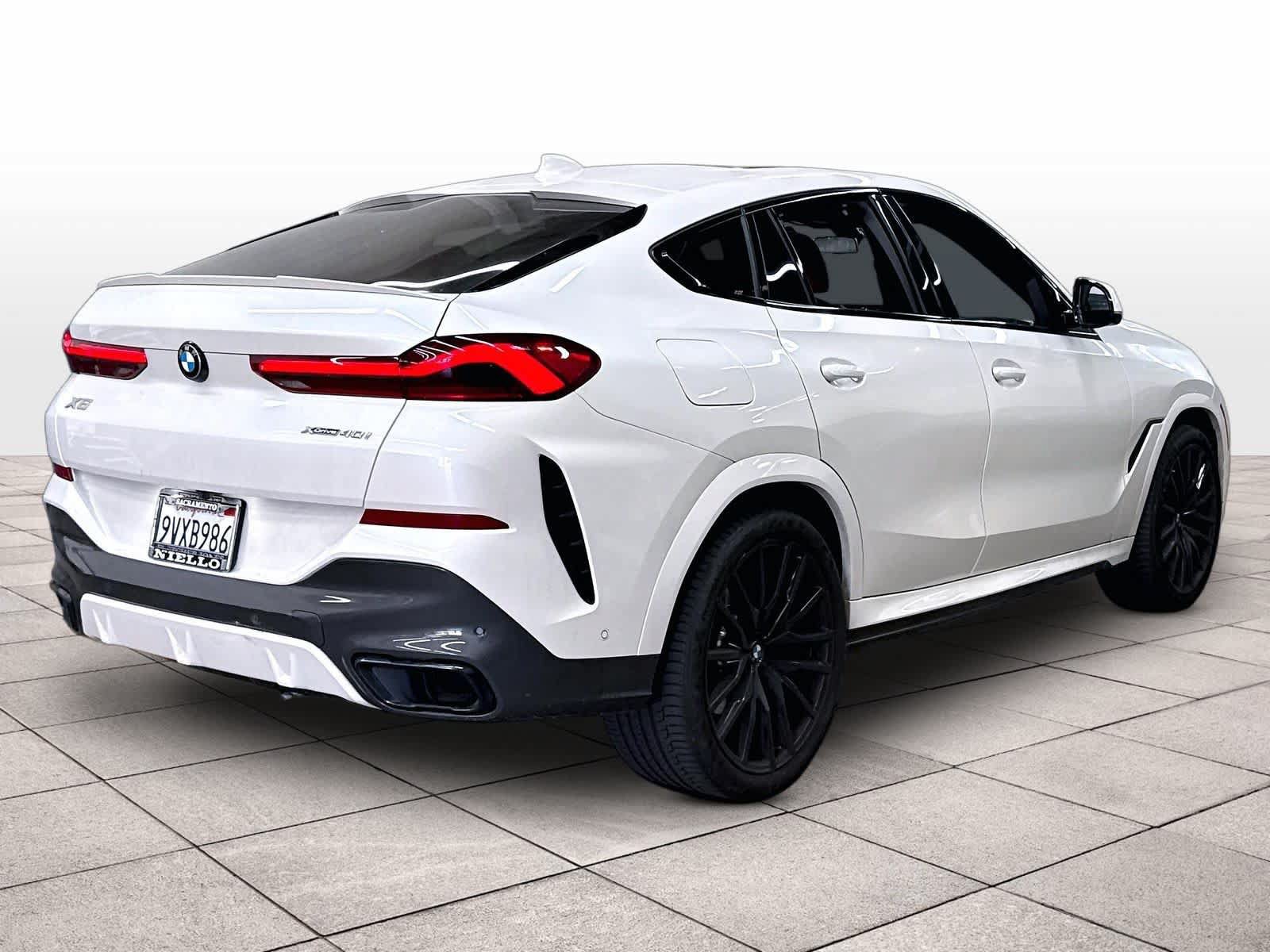Used 2022 BMW X6 xDrive40i w/ M Sport Package AWD/4WD image 15