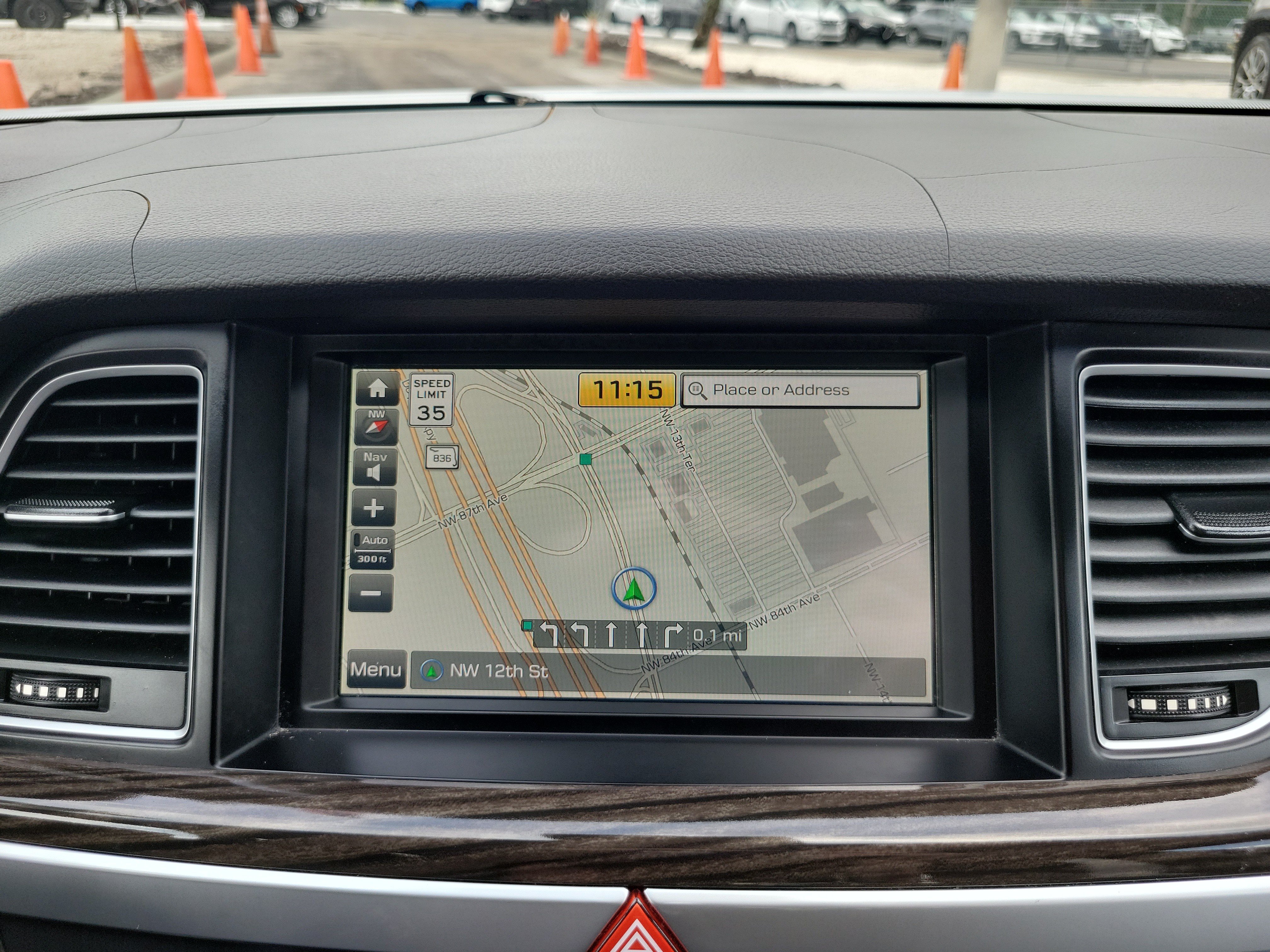Used 2017 Genesis G80 3.8 RWD image 10