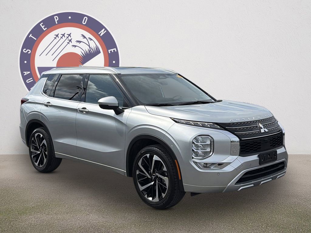 Used 2024 Mitsubishi Outlander SEL video 2