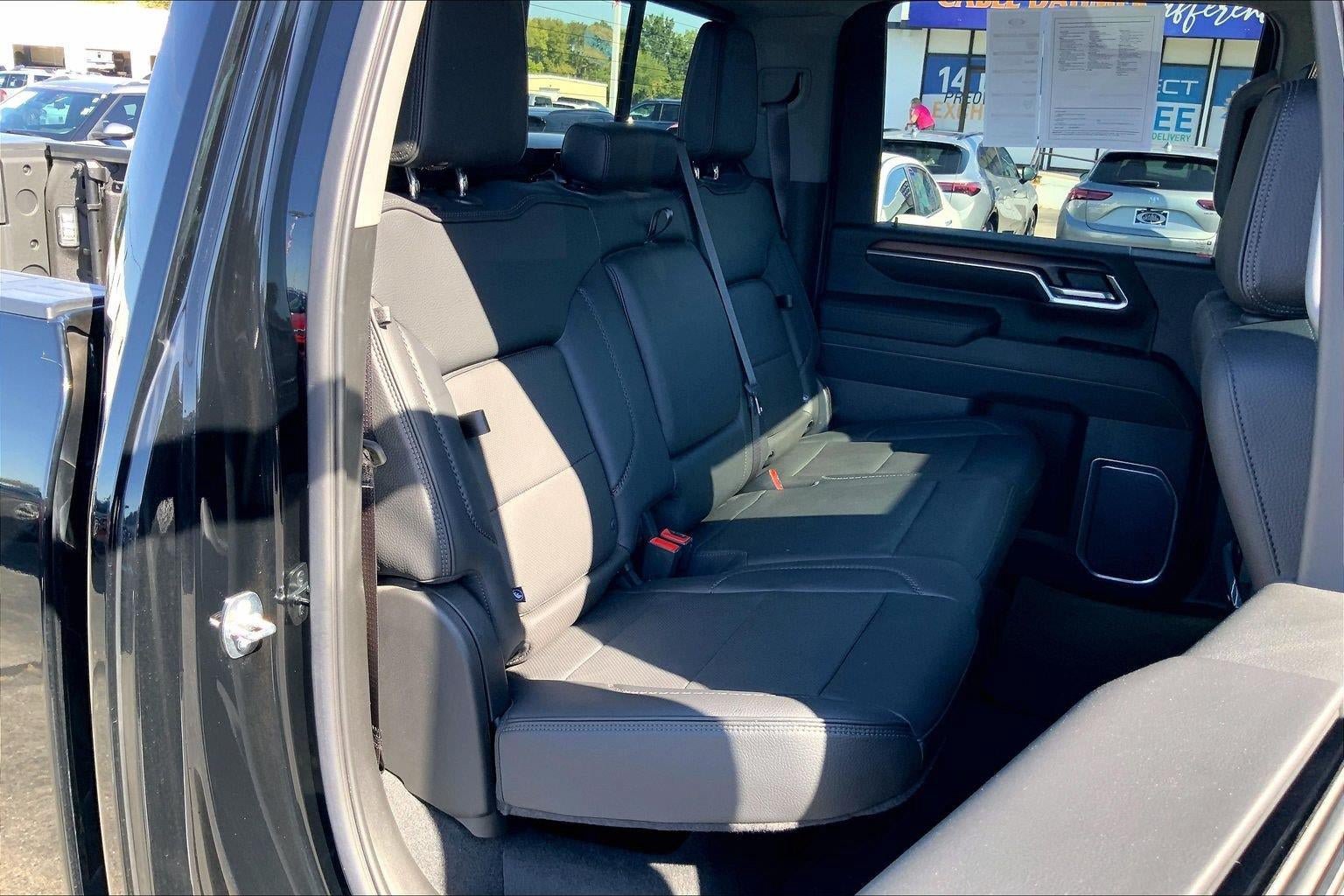 Used 2024 GMC Sierra 2500 Denali w/ Denali Reserve Package AWD/4WD image 21