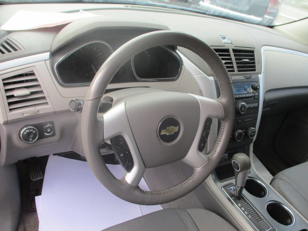 Used 2011 Chevrolet Traverse LS AWD/4WD image 12