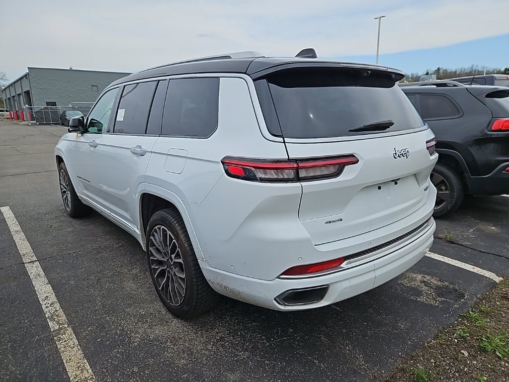 Used 2023 Jeep Grand Cherokee L Summit AWD/4WD image 9