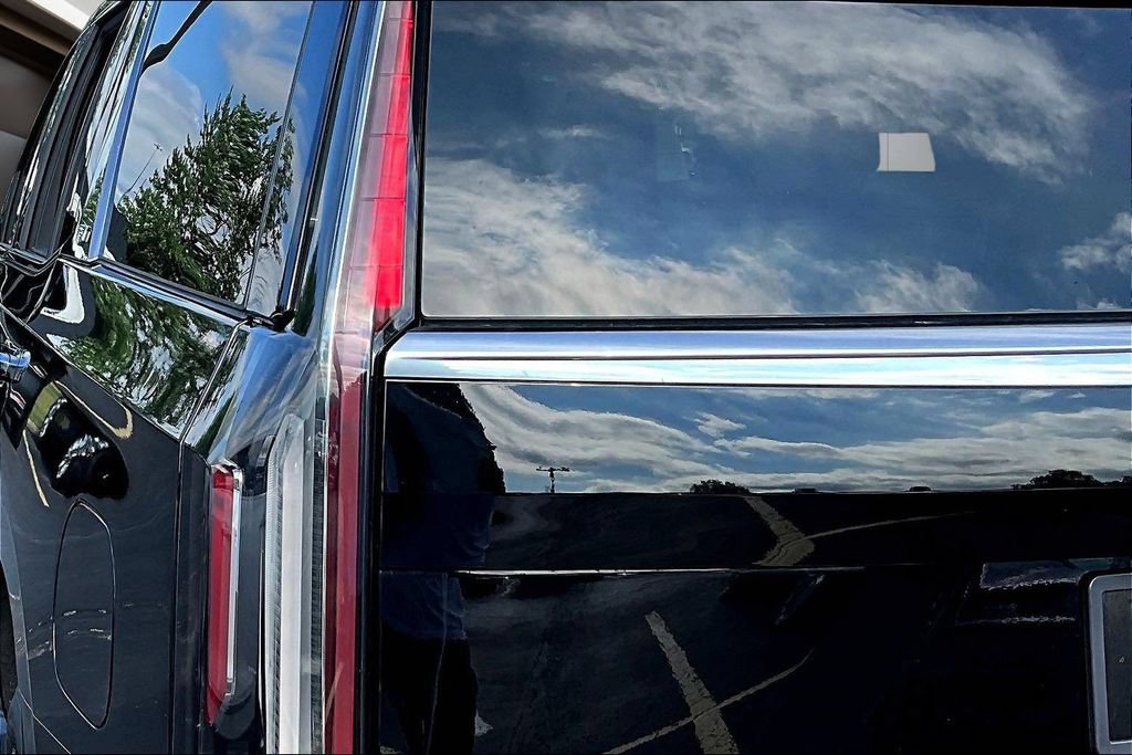 Used 2023 Cadillac Escalade Premium Luxury w/ LPO, Floor Liner Package AWD/4WD image 23