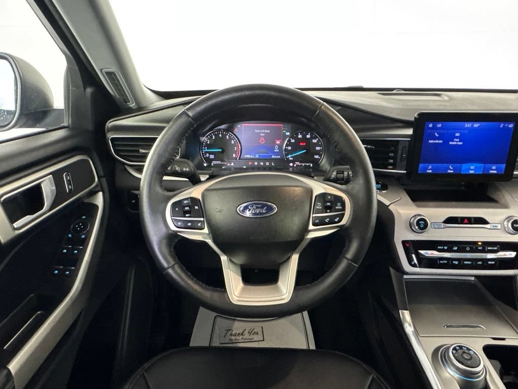 Used 2023 Ford Explorer XLT w/ Equipment Group 202A AWD/4WD image 33
