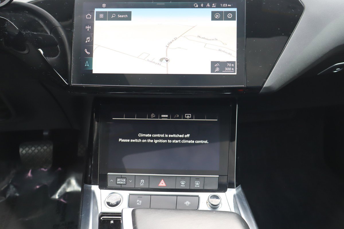 Used 2021 Audi e-tron Premium image 10