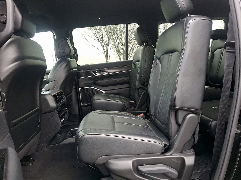 Used 2024 Jeep Wagoneer Series II image 10