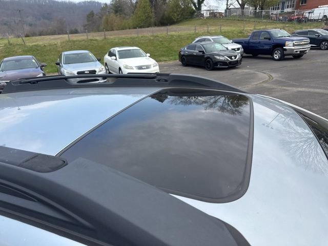 Used 2017 Subaru Outback 2.5i Limited w/ Popular Package #5 image 10