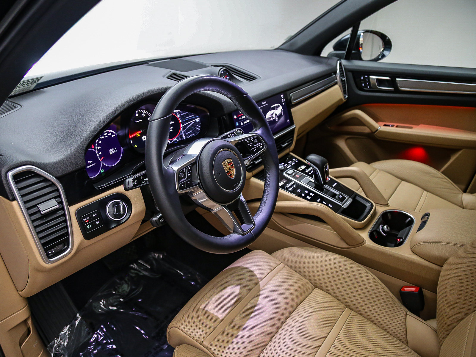 Certified 2023 Porsche Cayenne AWD/4WD image 4