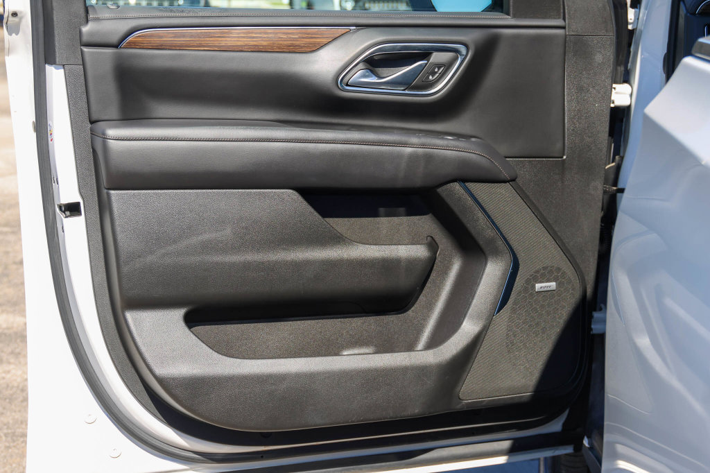 Used 2022 Chevrolet Suburban High Country w/ LPO, Illumination Package AWD/4WD image 11