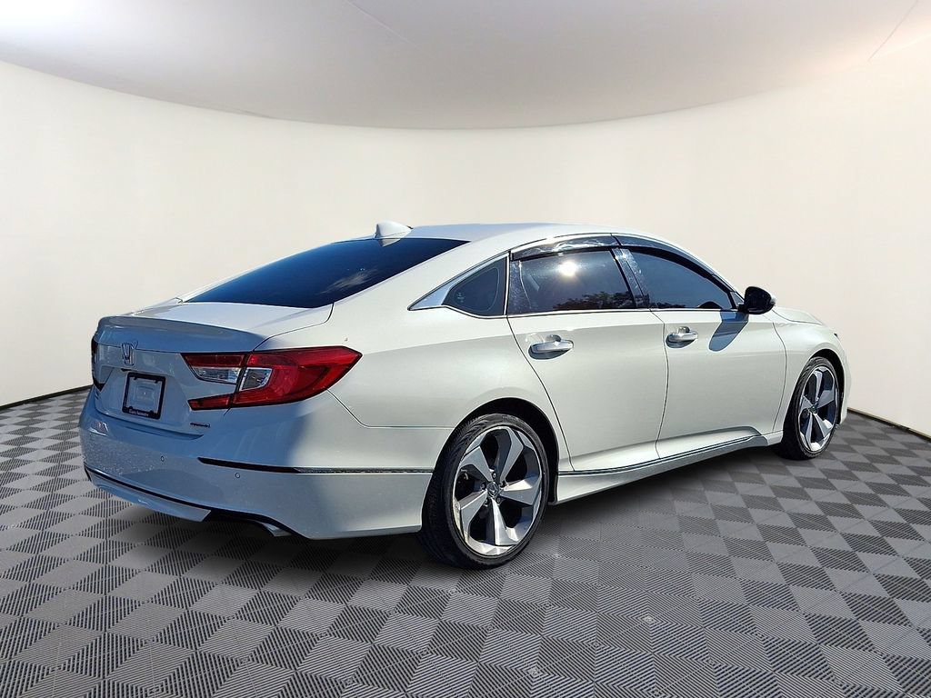Used 2018 Honda Accord Touring image 9
