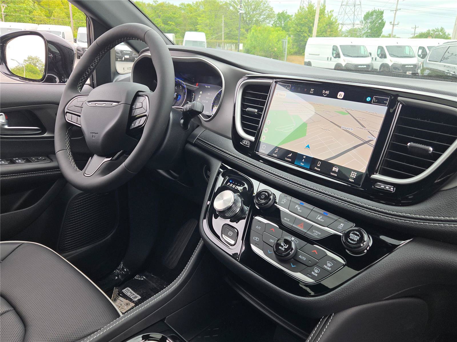 New 2027 Chrysler Pacifica Limited AWD/4WD image 8