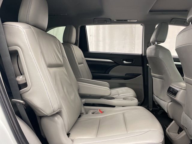 Used 2019 Toyota Highlander XLE image 15