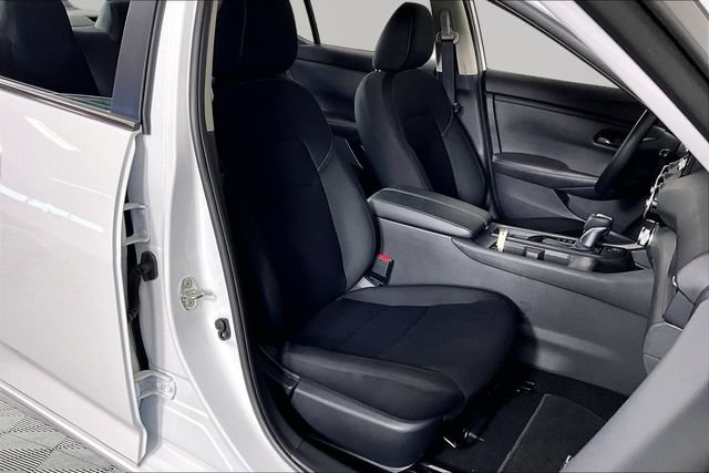 Used 2025 Nissan Sentra S FWD image 27