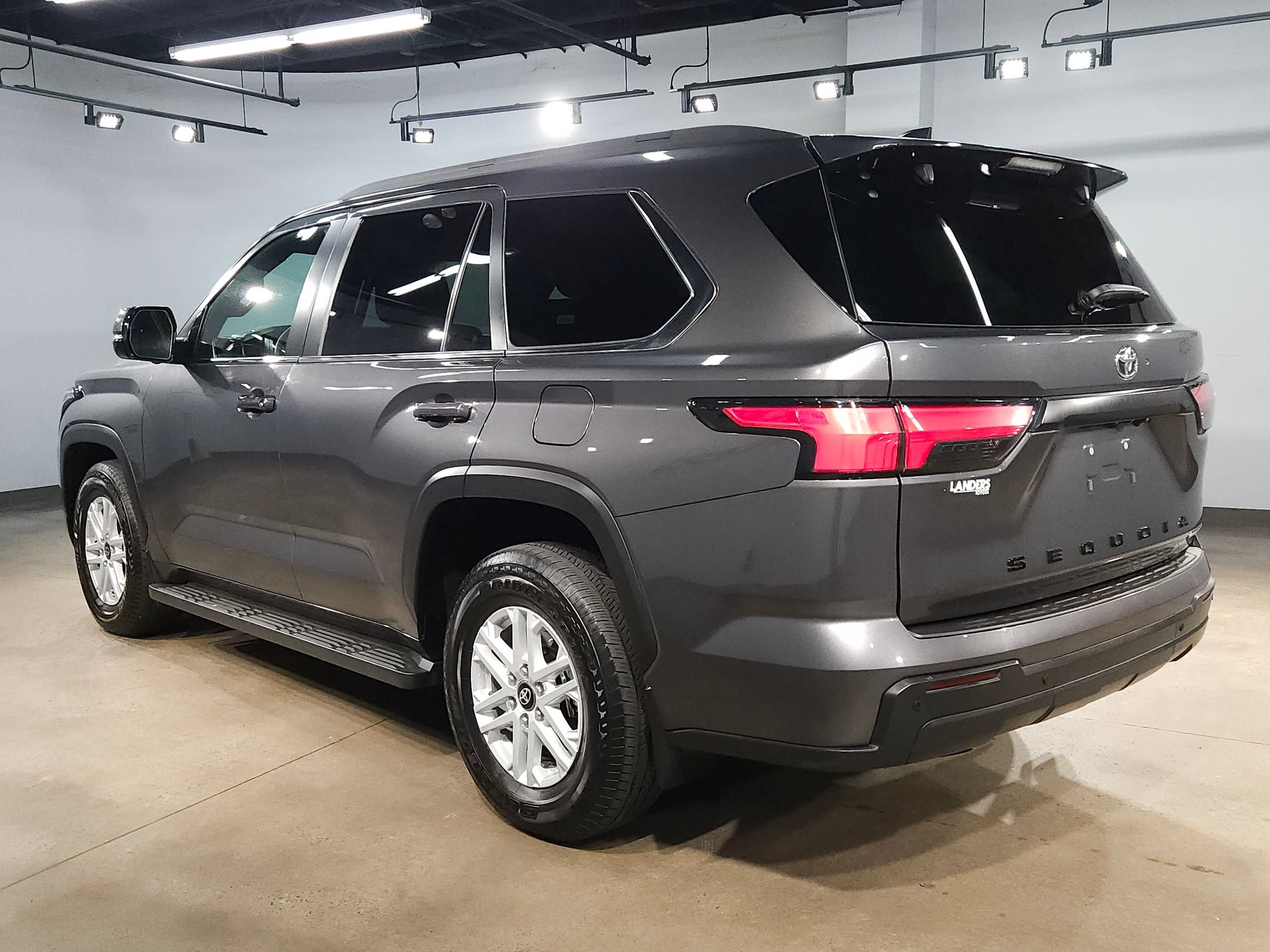 Certified 2025 Toyota Sequoia SR5 AWD/4WD image 5
