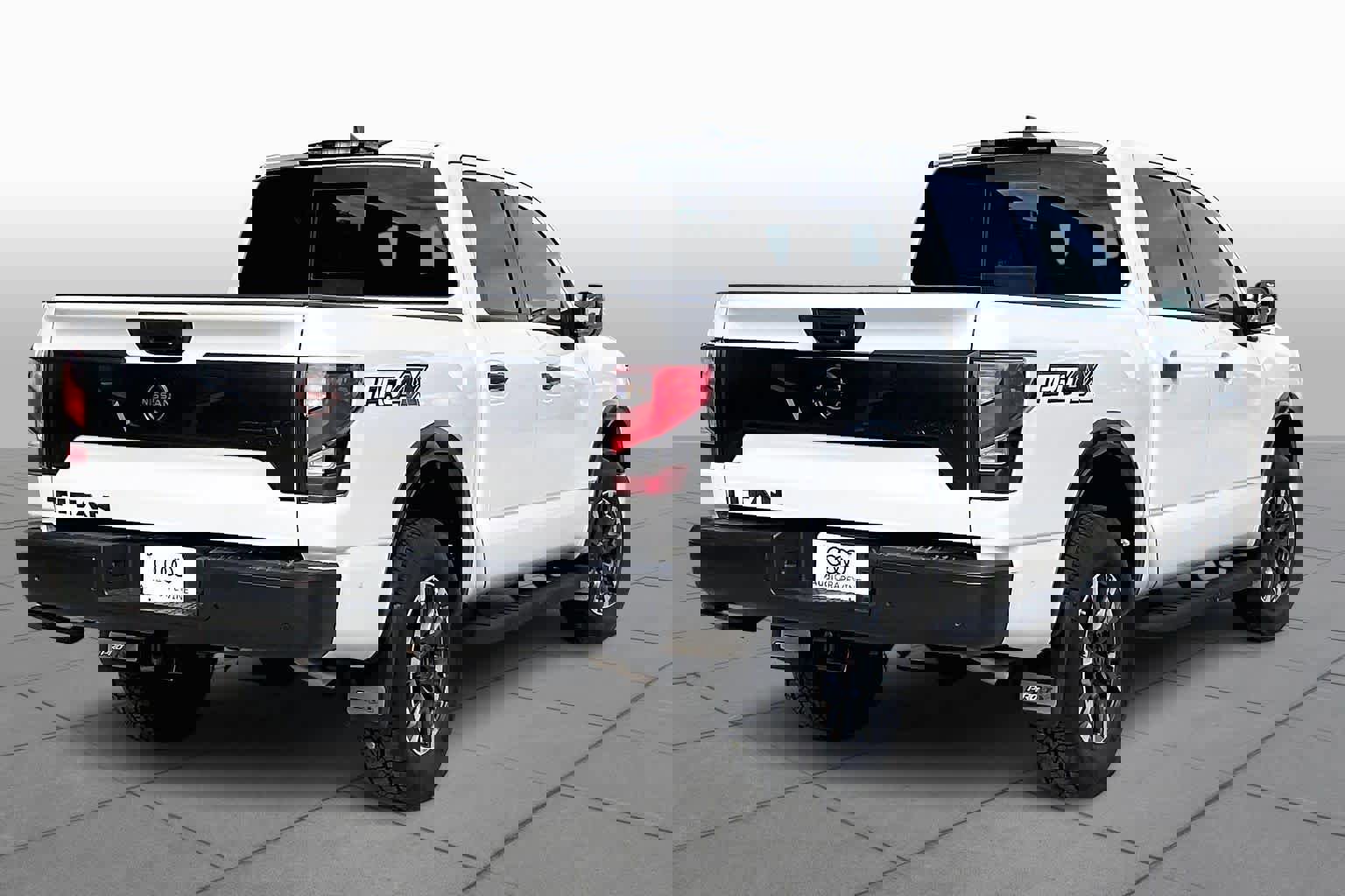 Used 2024 Nissan Titan PRO-4X w/ Pro-4x Convenience Package image 14