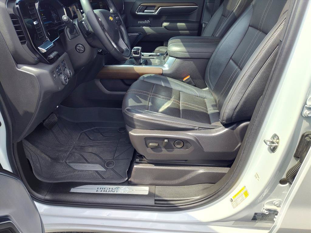 Used 2024 Chevrolet Silverado 1500 High Country w/ High Country Premium Package AWD/4WD image 11