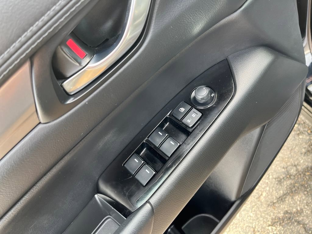 Used 2018 MAZDA CX-5 Touring image 12