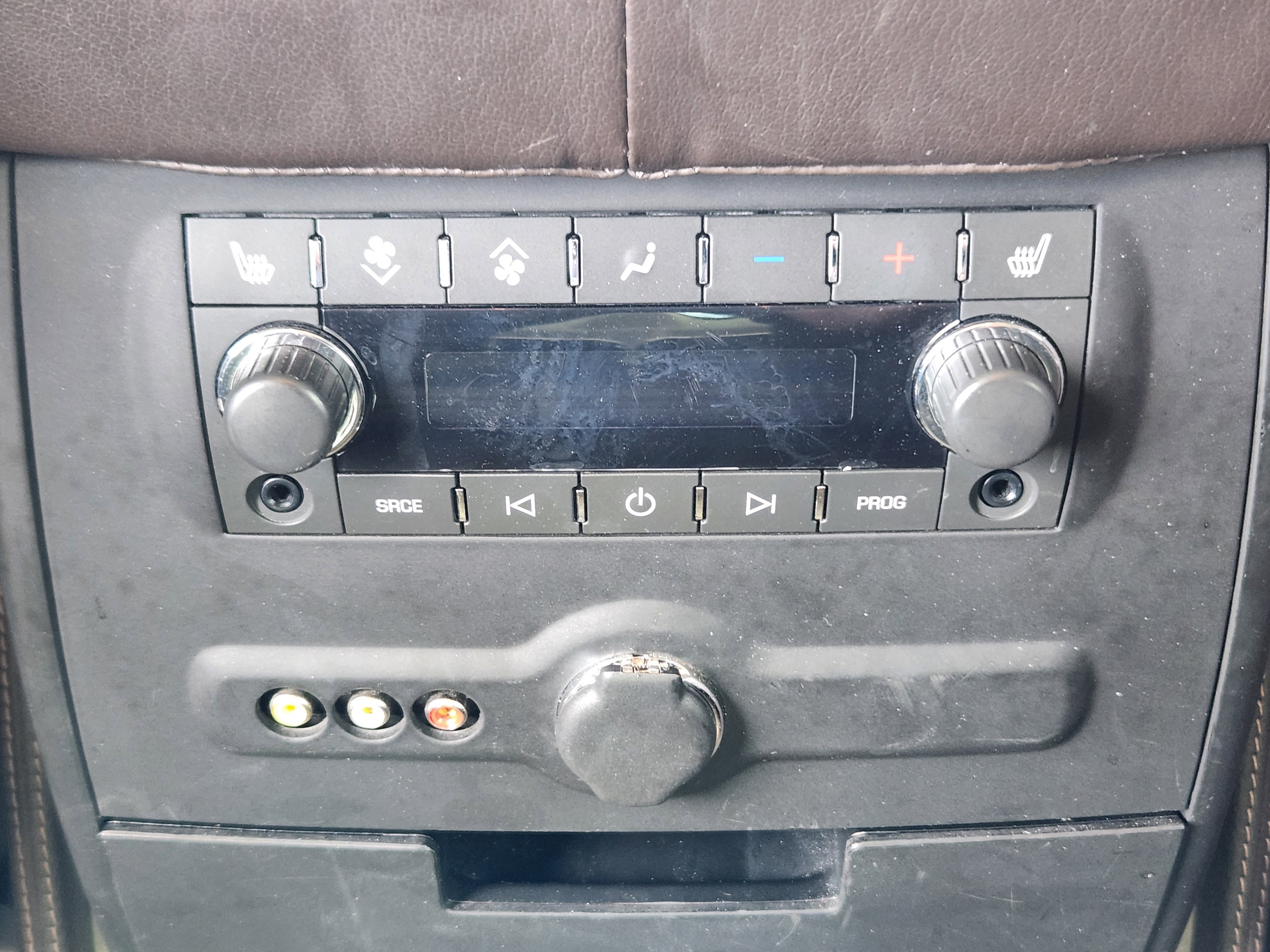 Used 2014 Cadillac Escalade Platinum image 23