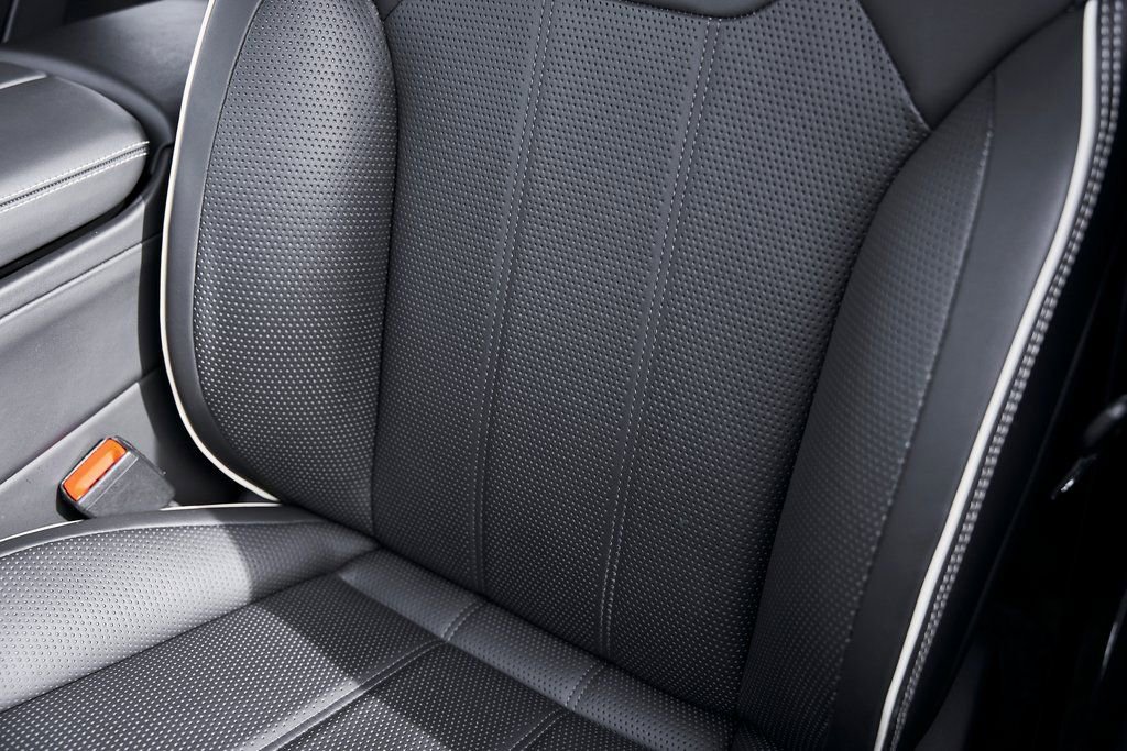 Used 2023 Bentley Bentayga Extended Wheelbase AWD/4WD image 48