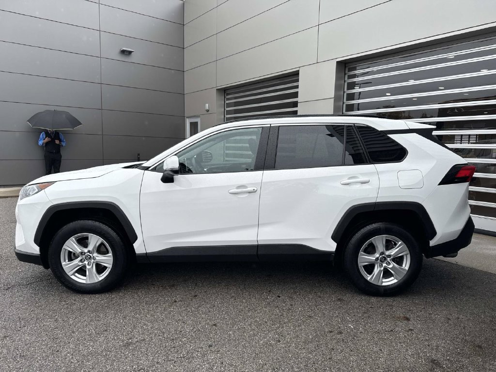 Used 2019 Toyota RAV4 XLE w/ Convenience Package AWD/4WD image 4