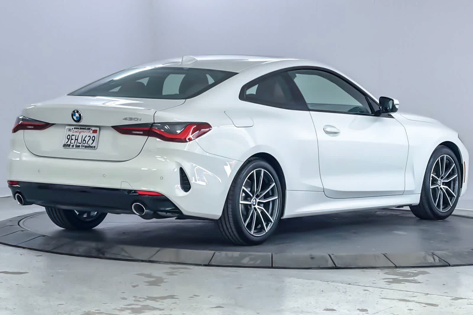 Used 2023 BMW 430i Coupe w/ Convenience Package RWD image 2