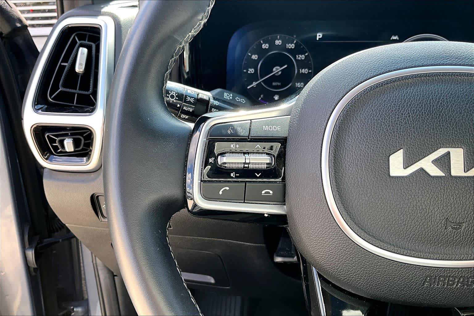 Certified 2023 Kia Sorento SX AWD/4WD image 21