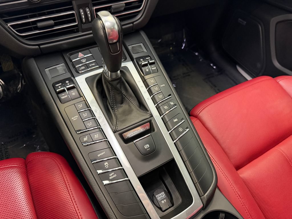 Certified 2021 Porsche Macan S AWD/4WD image 19