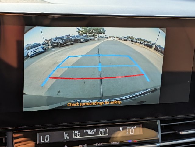 Certified 2025 Toyota Sienna XLE FWD image 18