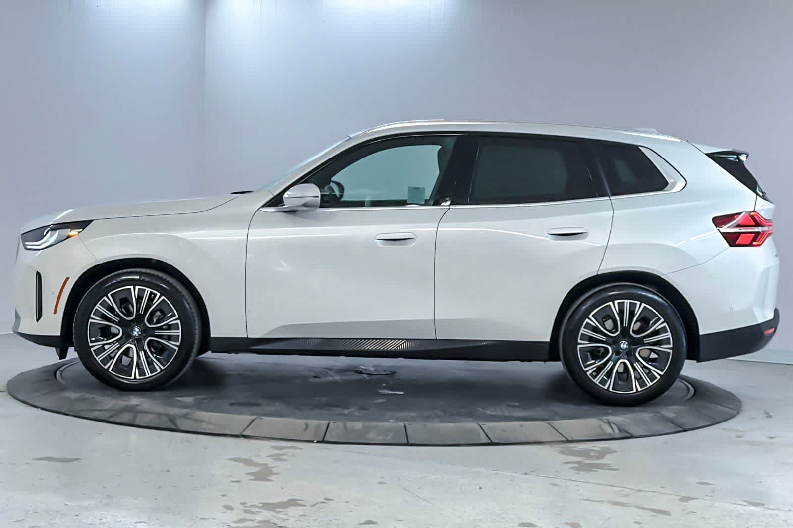 Used 2026 BMW X3 xDrive30i w/ Convenience Package AWD/4WD image 5