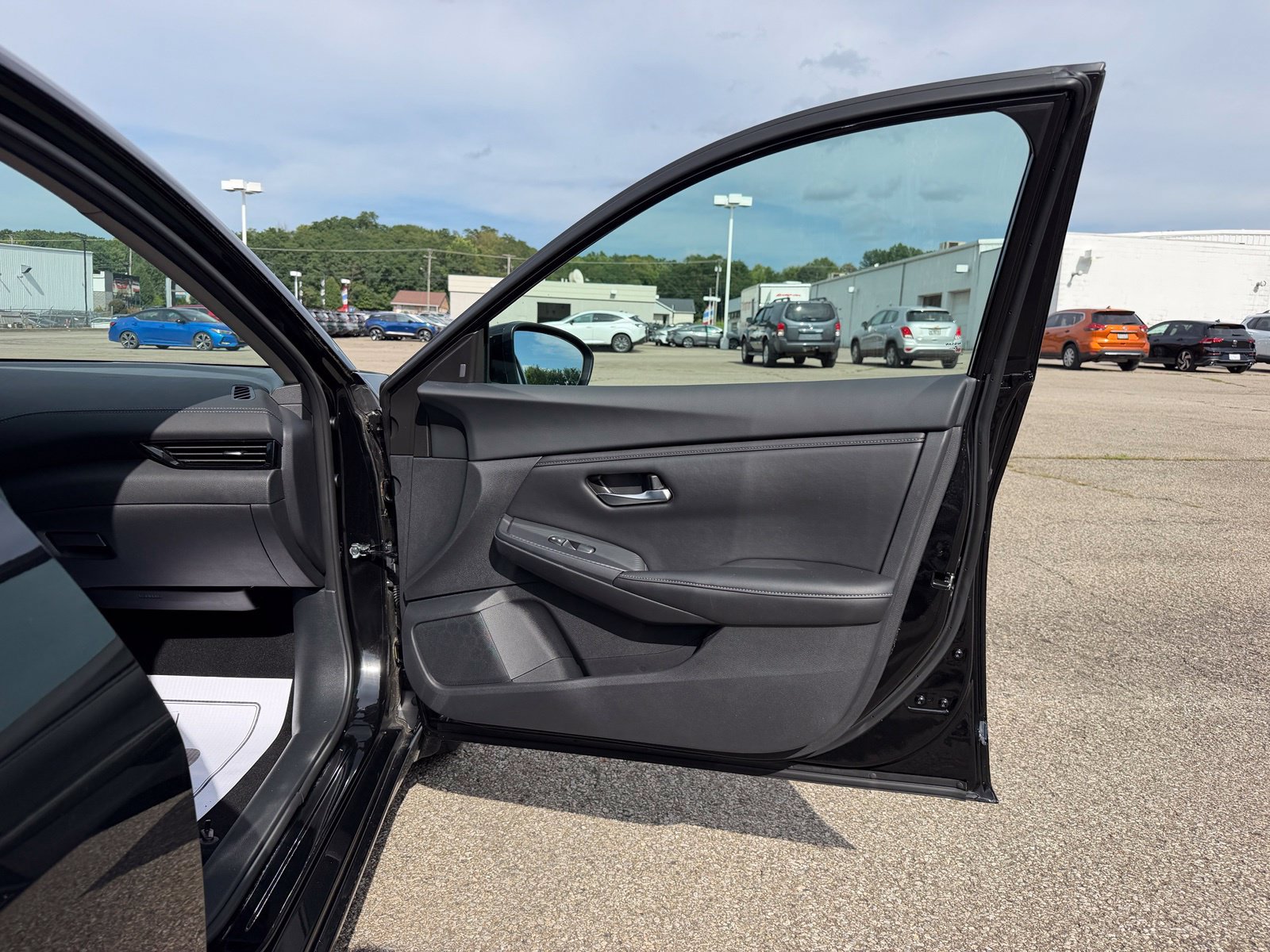 Used 2023 Nissan Sentra SV FWD image 32