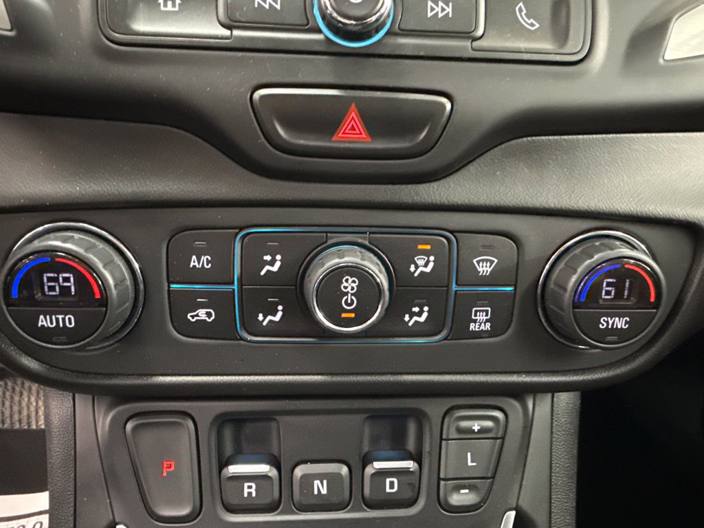 Used 2021 GMC Terrain SLE w/ Driver Convenience Package FWD image 31
