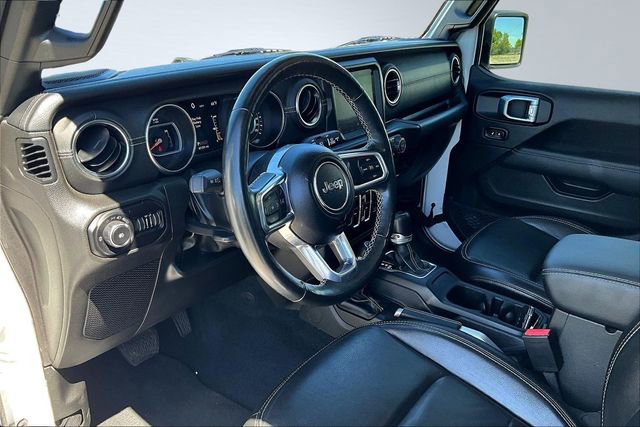 Used 2022 Jeep Wrangler Unlimited Sahara w/ Cold Weather Group AWD/4WD image 18