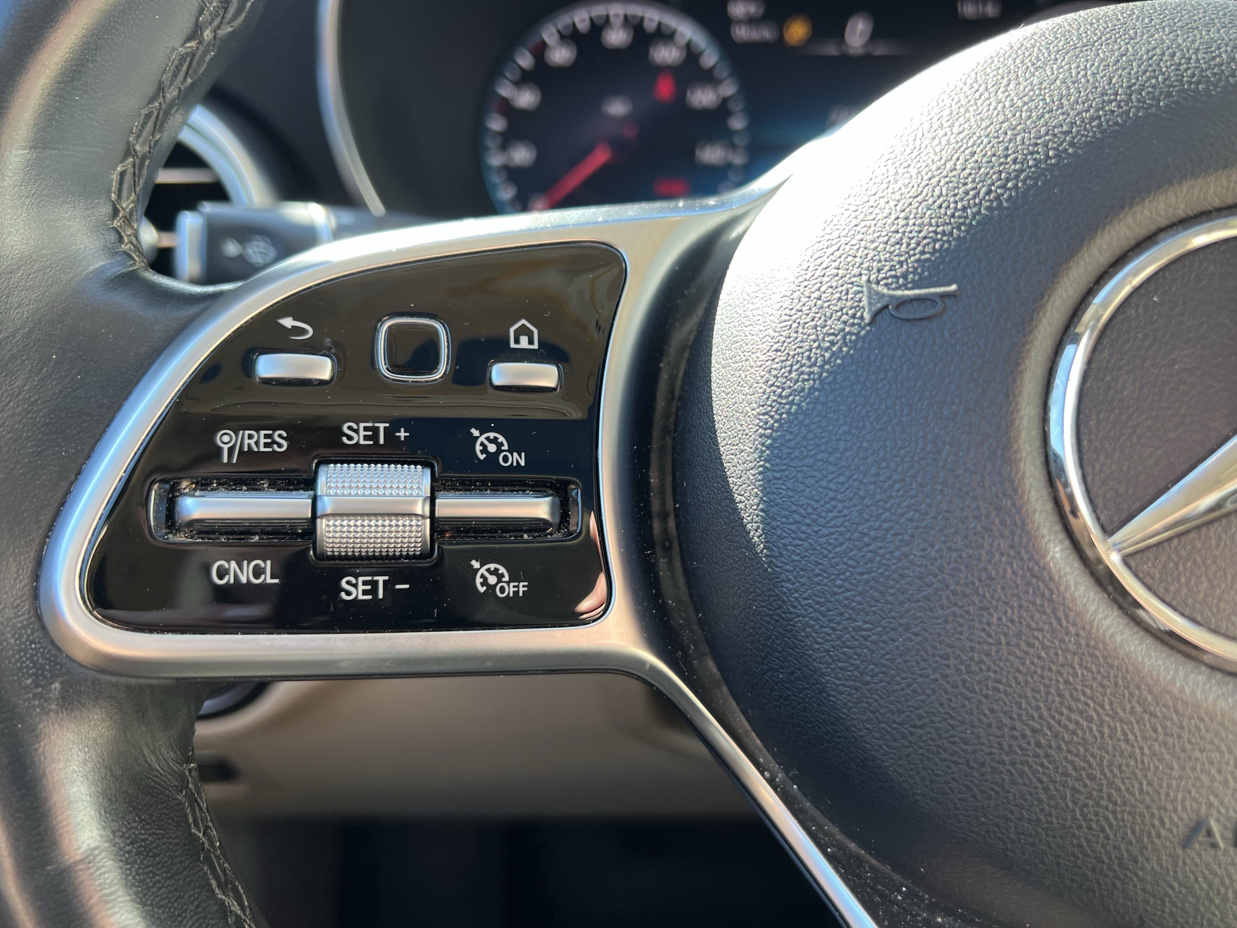 Used 2020 Mercedes-Benz GLC 300 4MATIC image 19