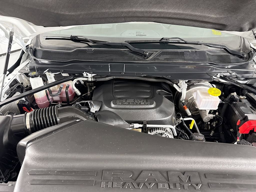 Used 2024 RAM 2500 Tradesman w/ Chrome Appearance Group image 32