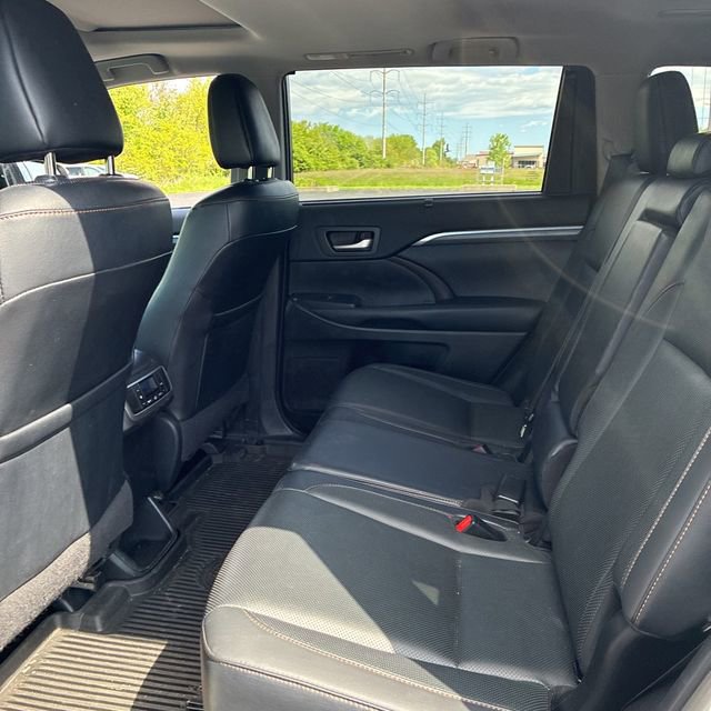 Used 2019 Toyota Highlander Limited AWD/4WD image 9