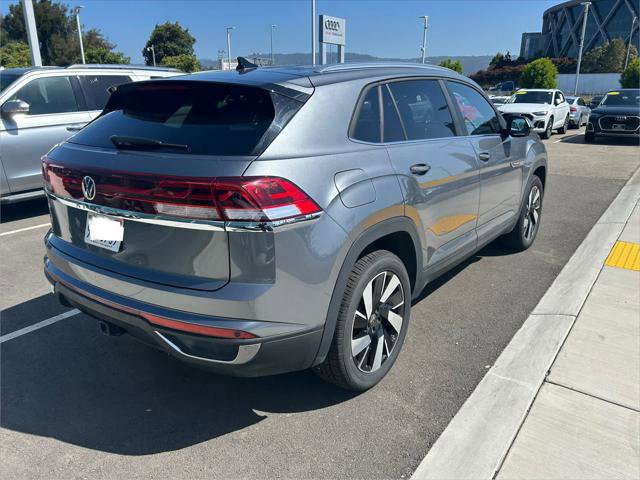 Used 2025 Volkswagen Atlas Cross Sport SE FWD image 4