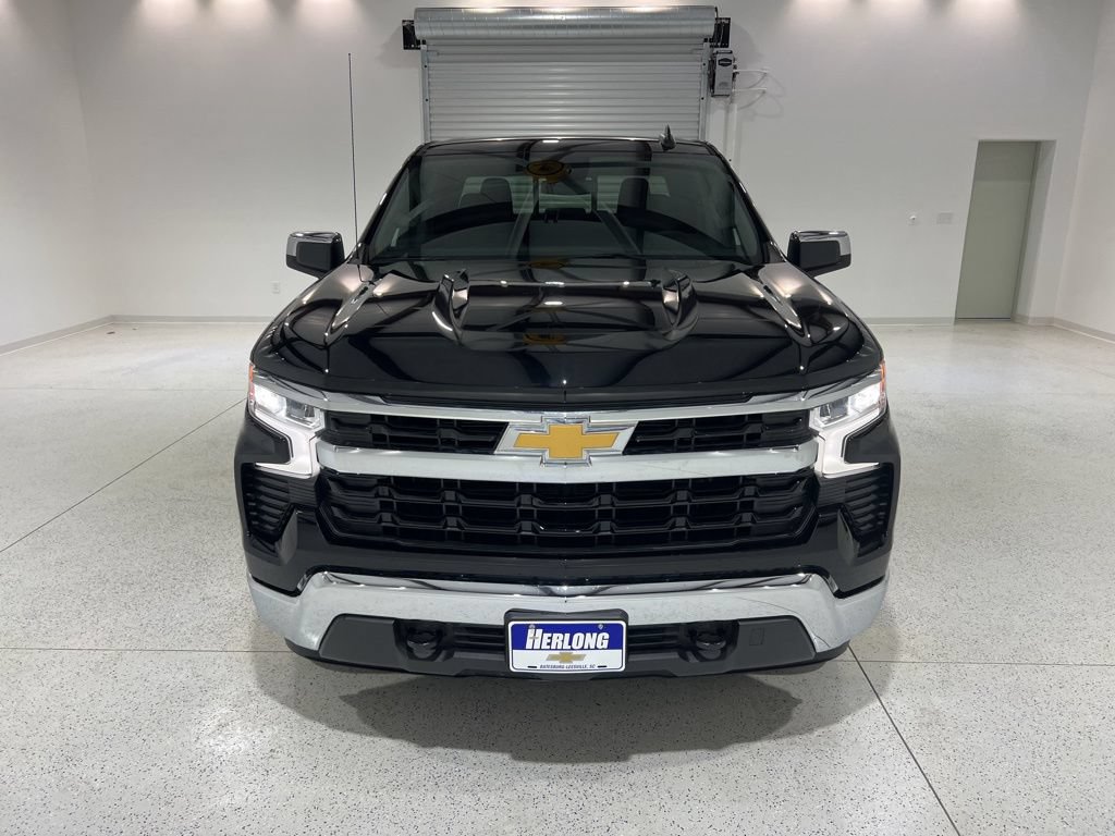 Used 2024 Chevrolet Silverado 1500 LT w/ Leather Package AWD/4WD image 8